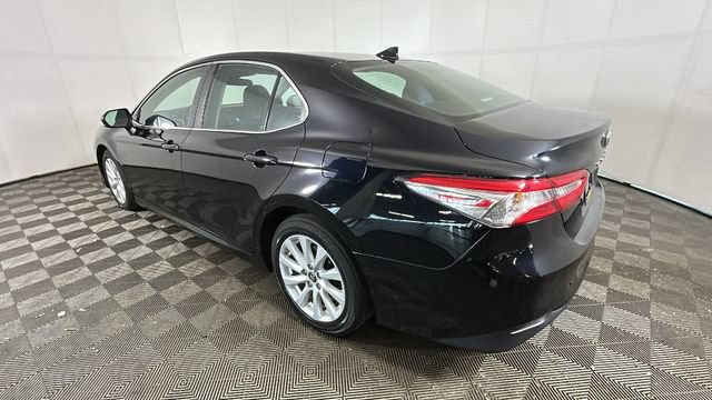 Used 2019 Toyota Camry LE FWD image 4