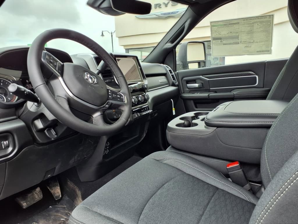 New 2025 RAM 3500 Big Horn image 5