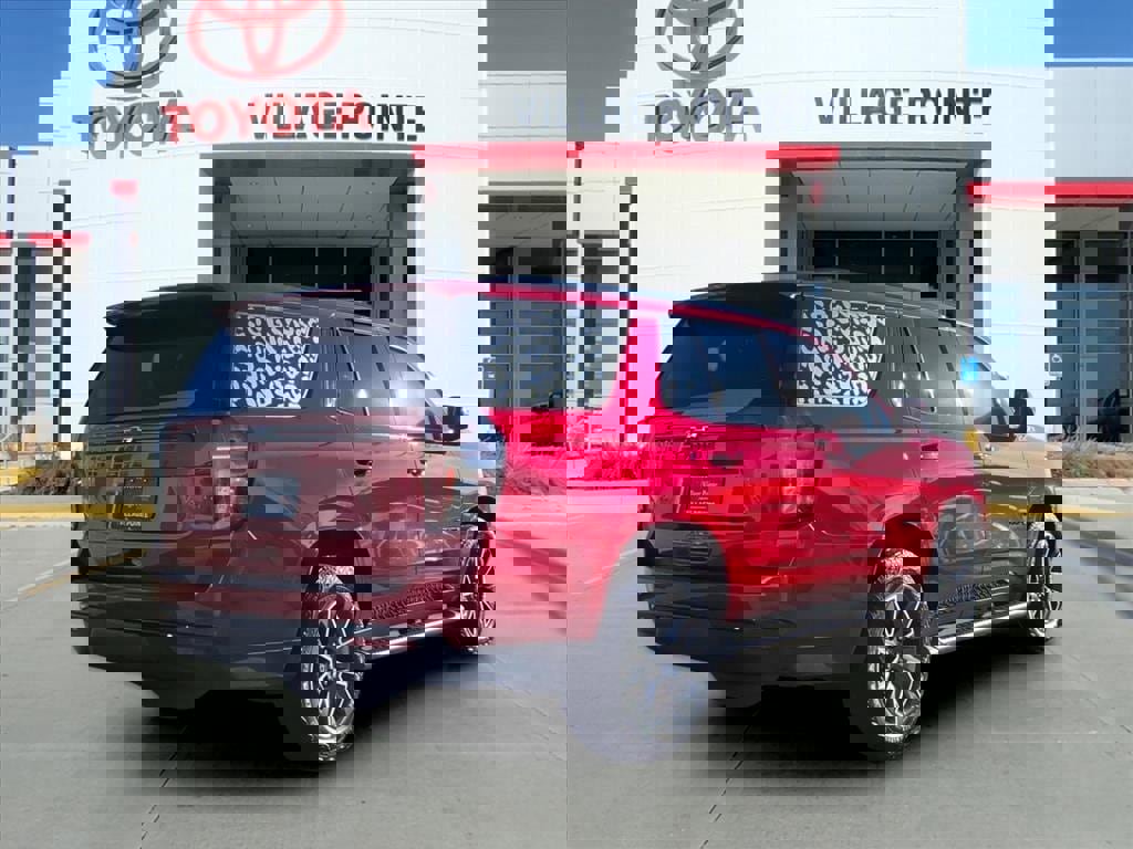 Used 2023 Chevrolet Tahoe Z71 w/ Luxury Package image 7