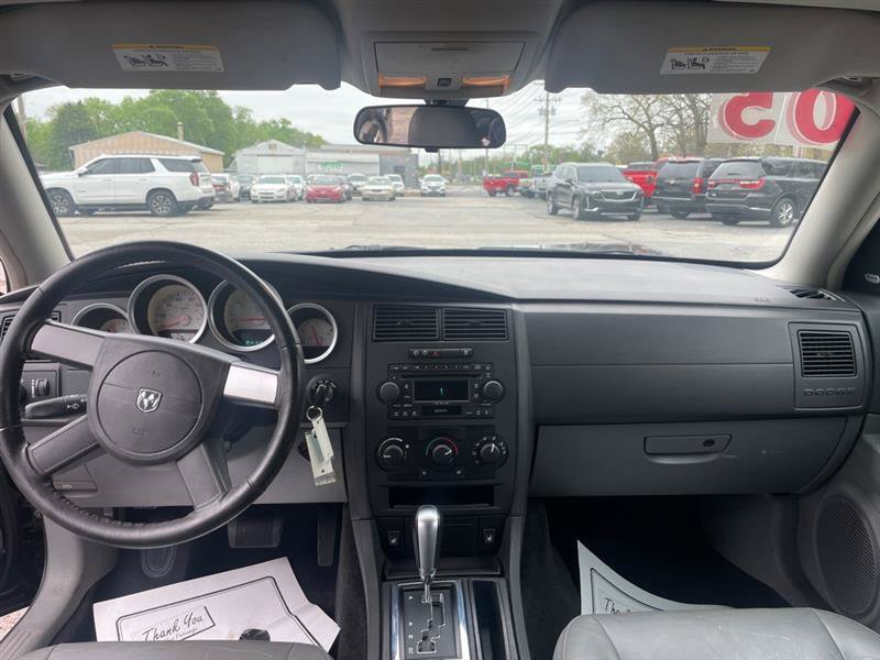 Used 2005 Dodge Magnum SXT w/ Comfort Seating Group AWD/4WD image 9