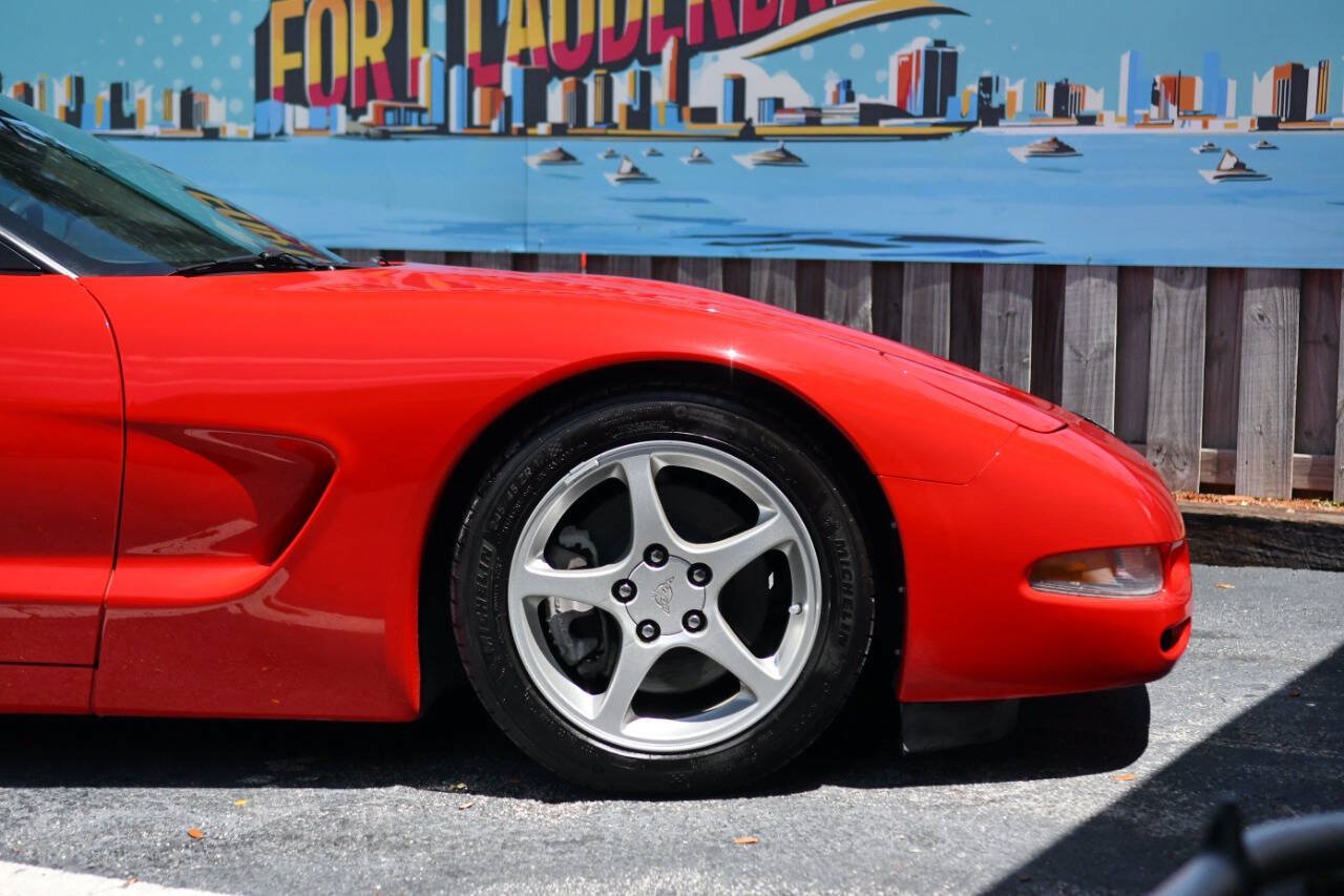 Used 2004 Chevrolet Corvette Coupe w/ Roof Package RWD image 34
