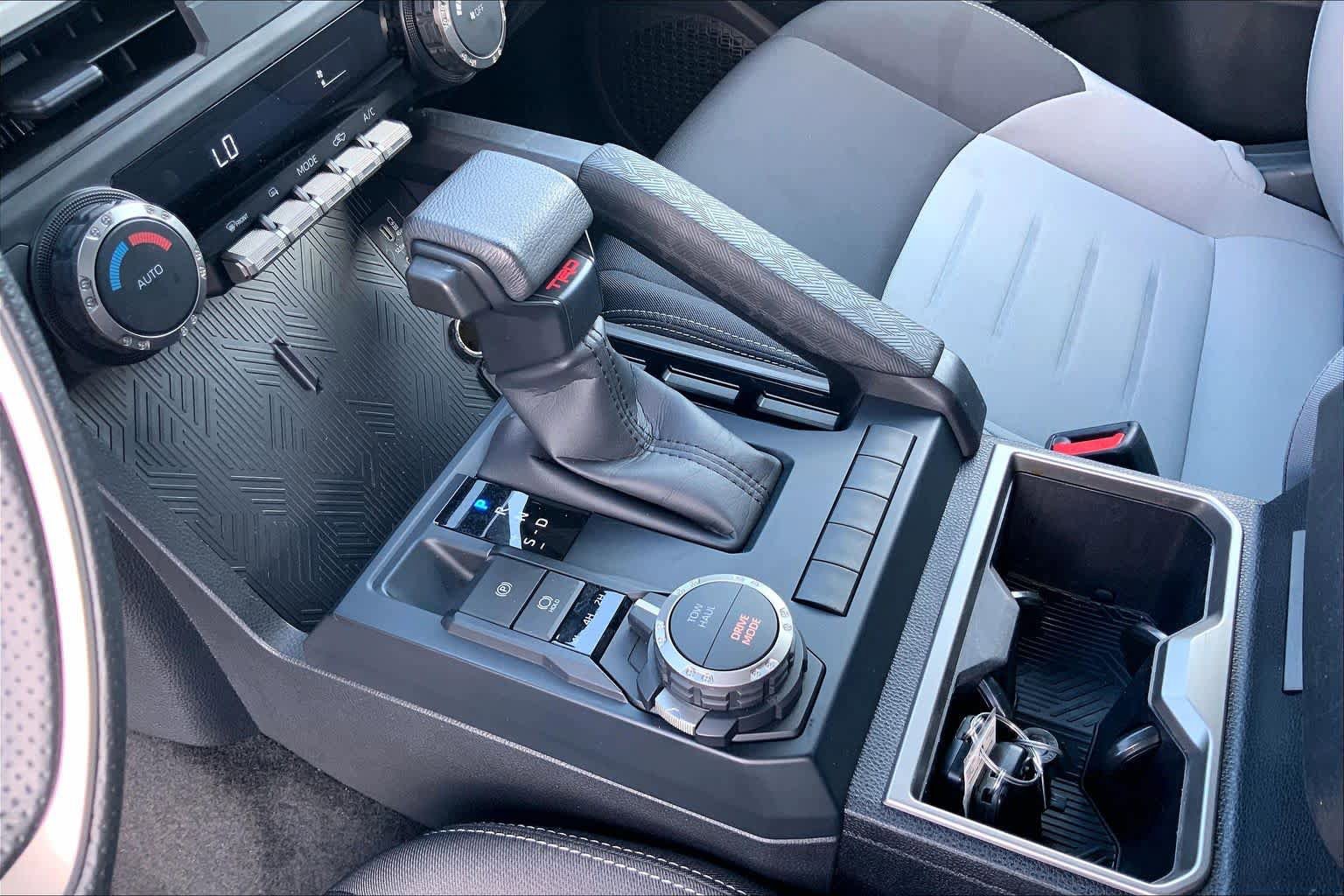 Used 2025 Toyota Tacoma TRD Sport AWD/4WD image 16