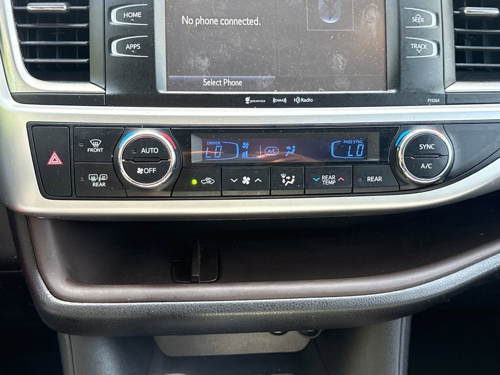 Used 2016 Toyota Highlander Plus AWD/4WD image 23