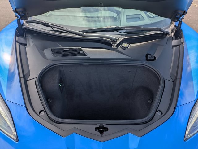 Used 2023 Chevrolet Corvette Stingray Preferred Cpe w/ Z51 Performance Package RWD image 32