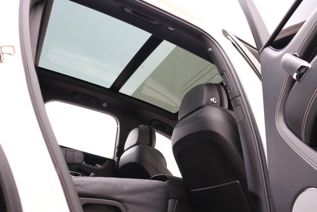 Used 2017 Bentley Bentayga image 39