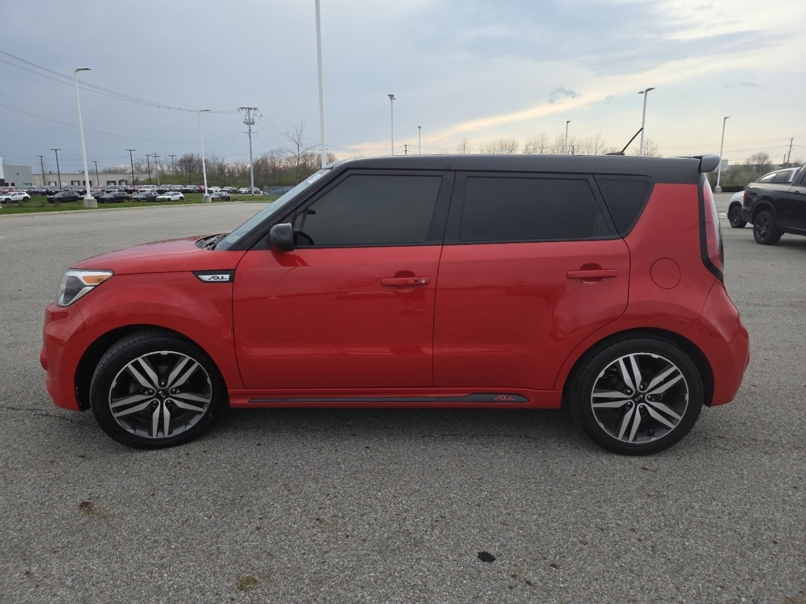 Used 2019 Kia Soul + FWD image 12
