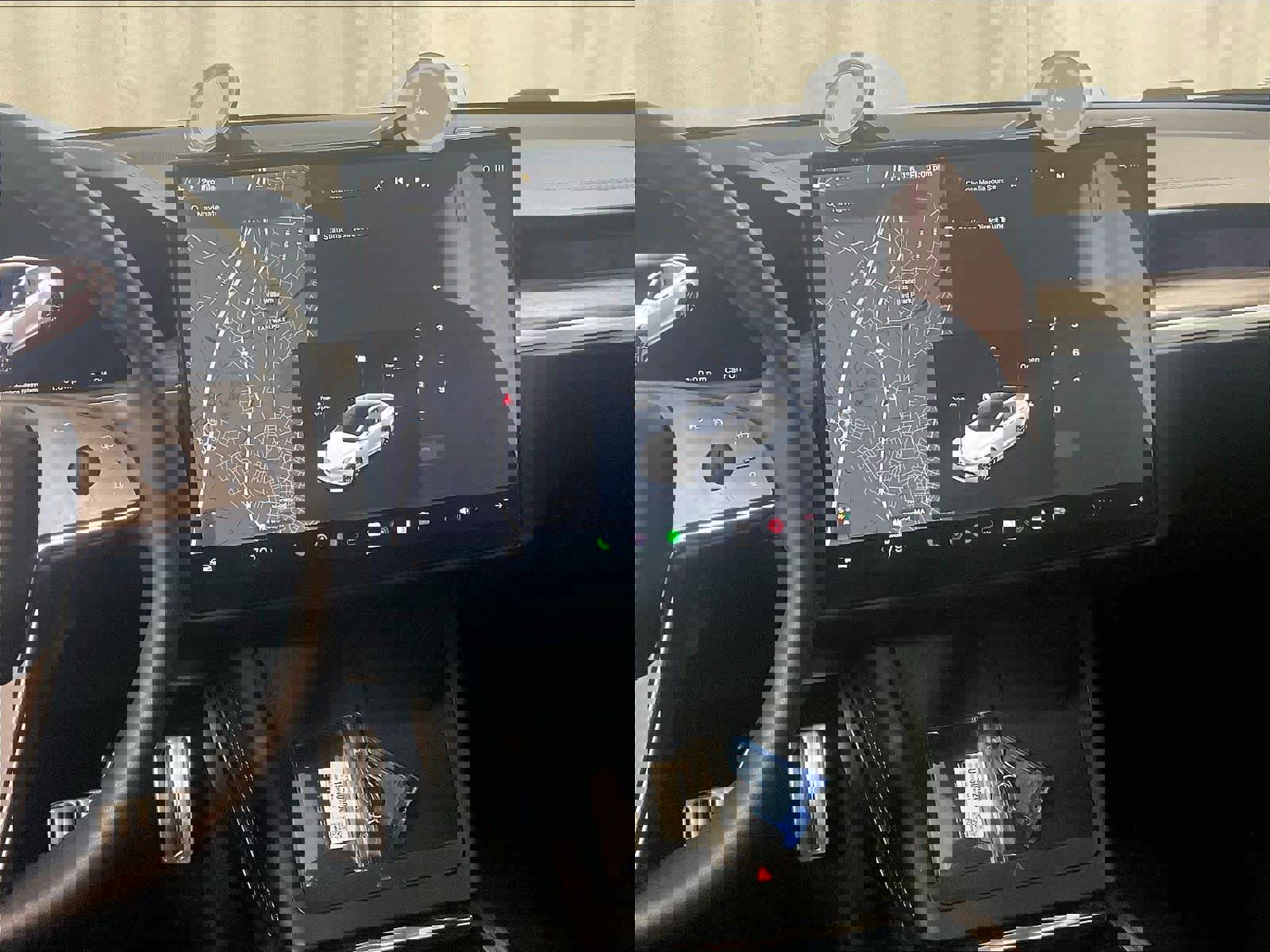 Used 2022 Tesla Model S image 18