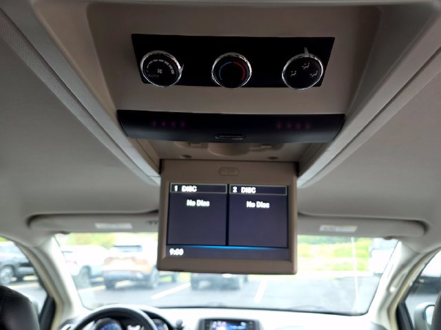 Used 2014 Chrysler Town & Country Touring FWD image 24