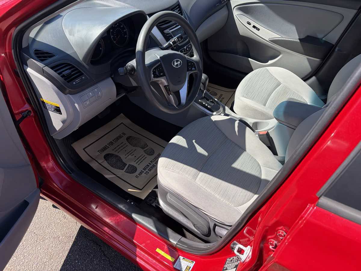 Used 2016 Hyundai Accent SE w/ Option Group 02 image 9