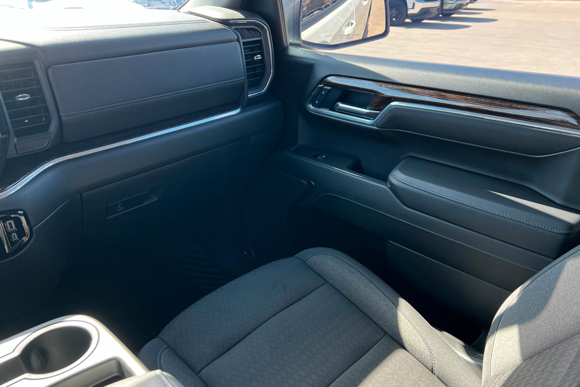 Used 2025 GMC Sierra 1500 Elevation w/ X31 Off-Road Package AWD/4WD image 11