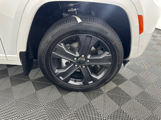 New 2027 Jeep Grand Cherokee Limited AWD/4WD image 36