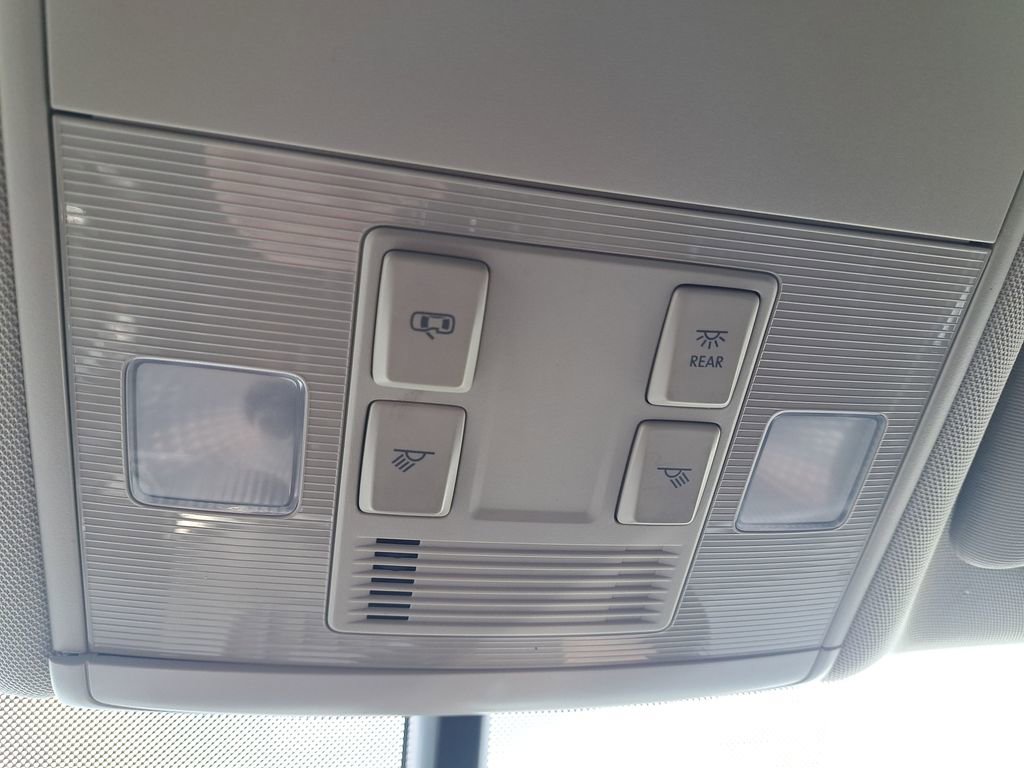 Used 2018 Volkswagen Atlas SE AWD/4WD image 26