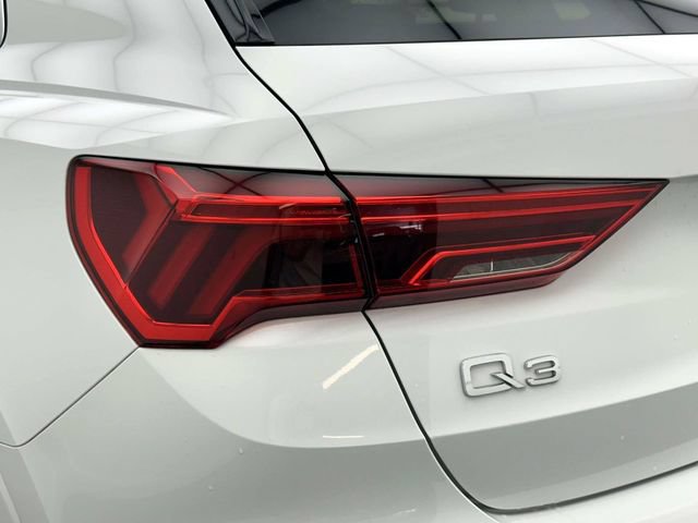 Certified 2024 Audi Q3 2.0T Premium AWD/4WD image 9