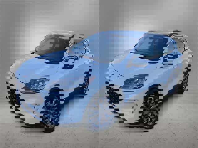 Used 2020 Ford Escape Titanium image 2