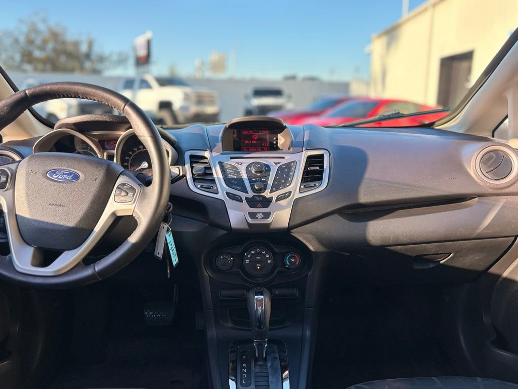 Used 2012 Ford Fiesta SES image 21