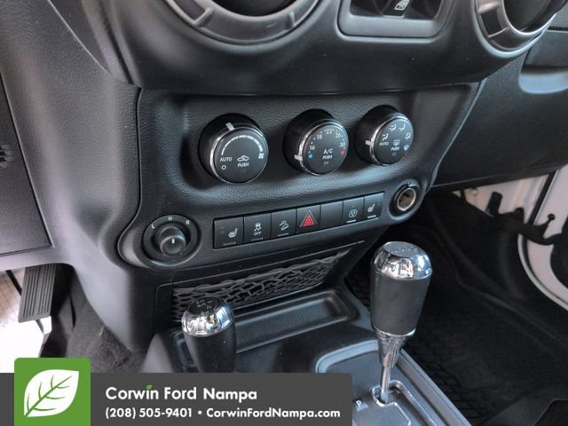 Used 2018 Jeep Wrangler Unlimited Sahara w/ Max Tow Package AWD/4WD image 17