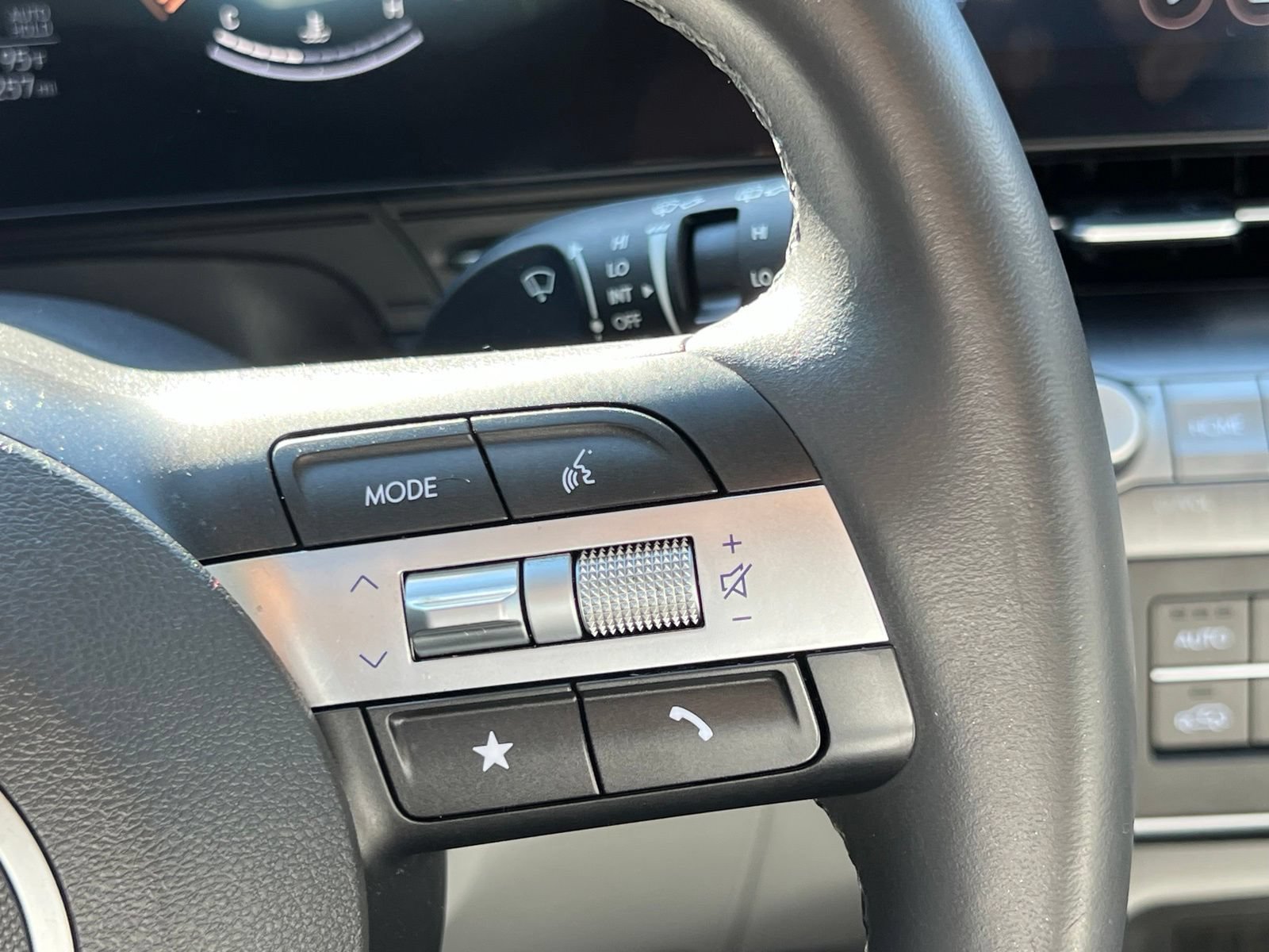 Certified 2024 Hyundai Kona SEL AWD/4WD image 26