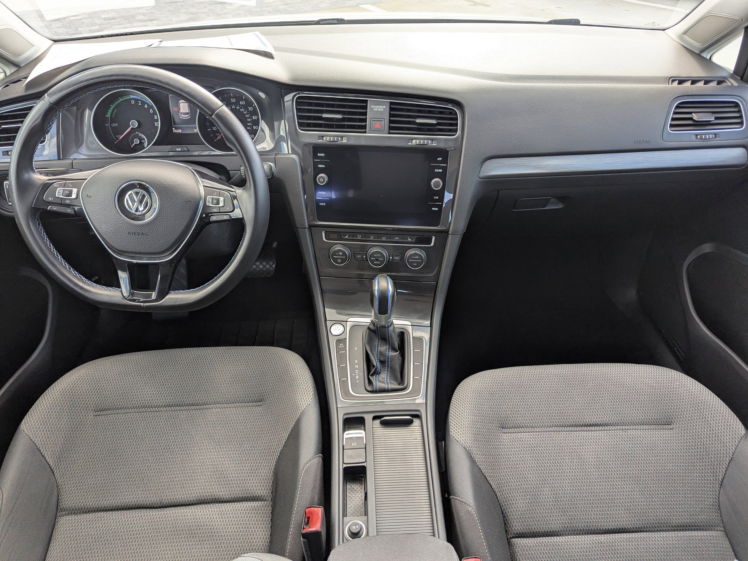 Used 2019 Volkswagen e-Golf SE w/ Driver Assistance Package image 12