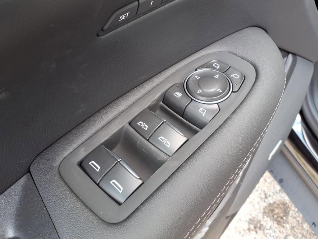 New 2025 Cadillac XT5 Premium Luxury w/ LPO, Floor Liner Package image 12