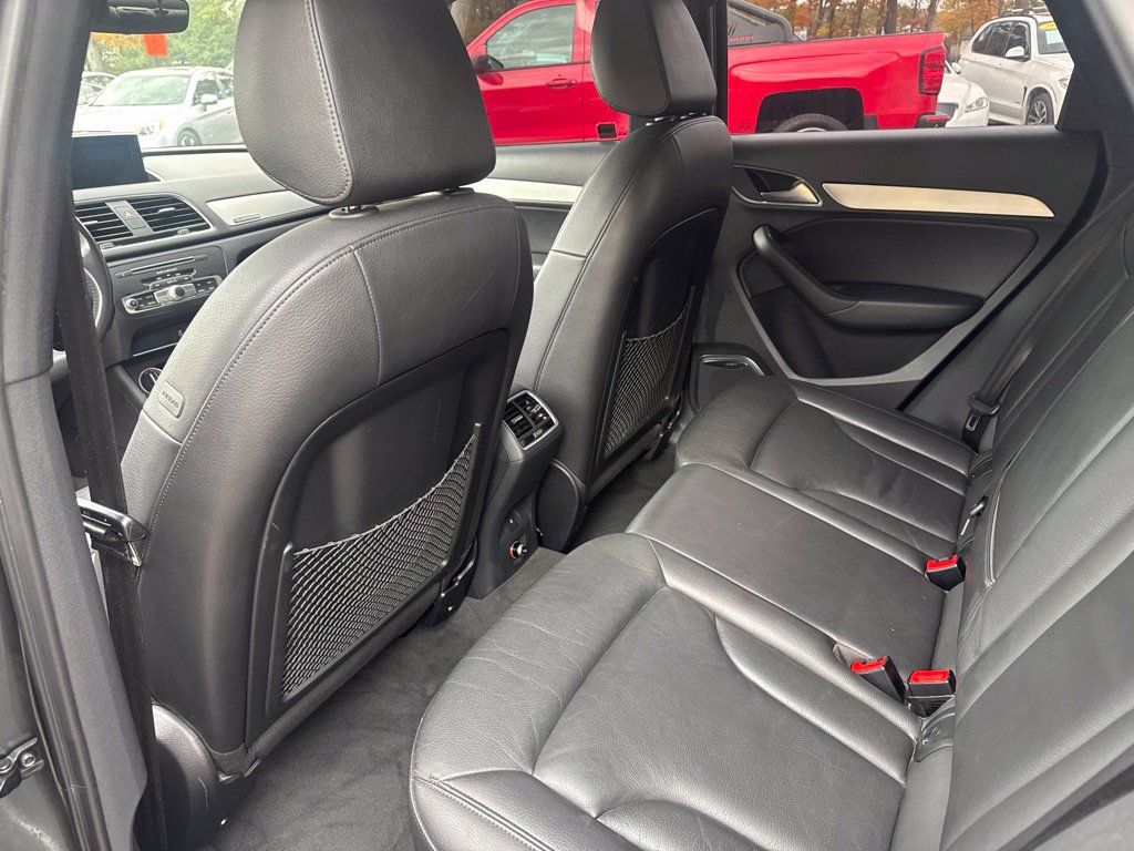 Used 2018 Audi Q3 2.0T Premium Plus w/ Premium Plus Package AWD/4WD image 32