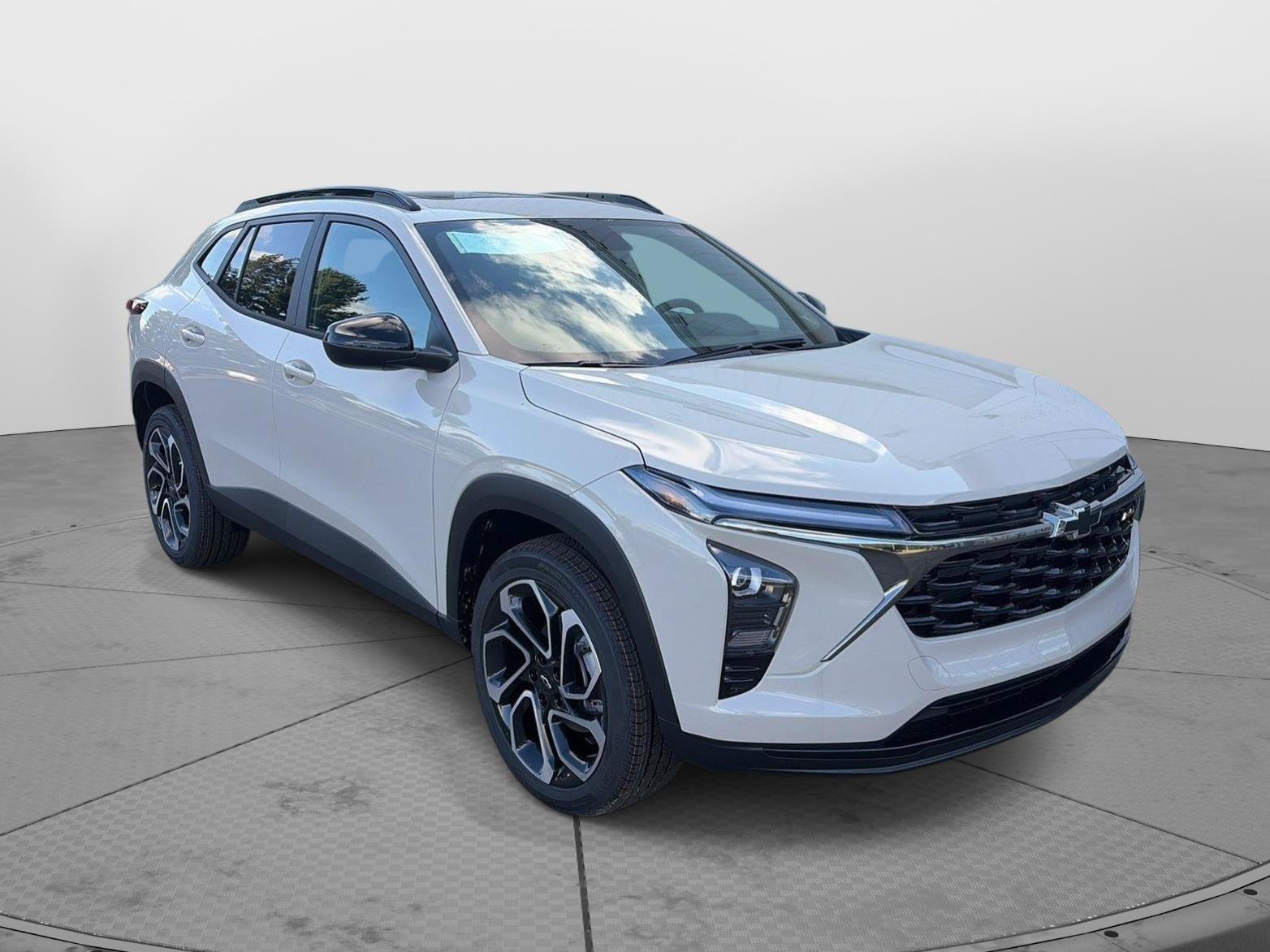 New 2026 Chevrolet Trax RS w/ Sunroof Package FWD image 2