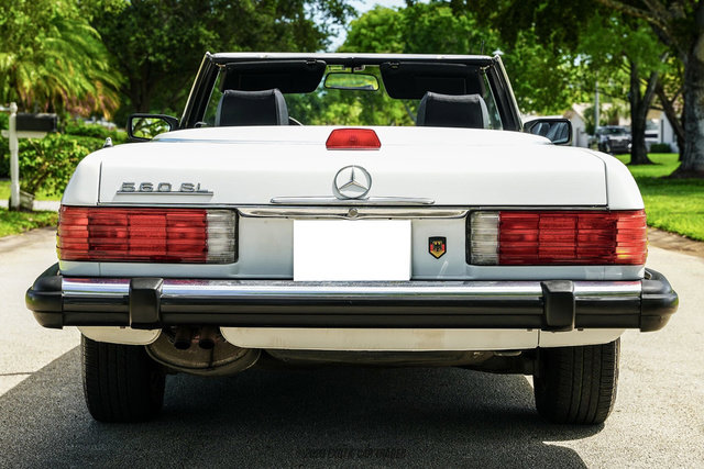 Used 1987 Mercedes-Benz 560 SL image 5