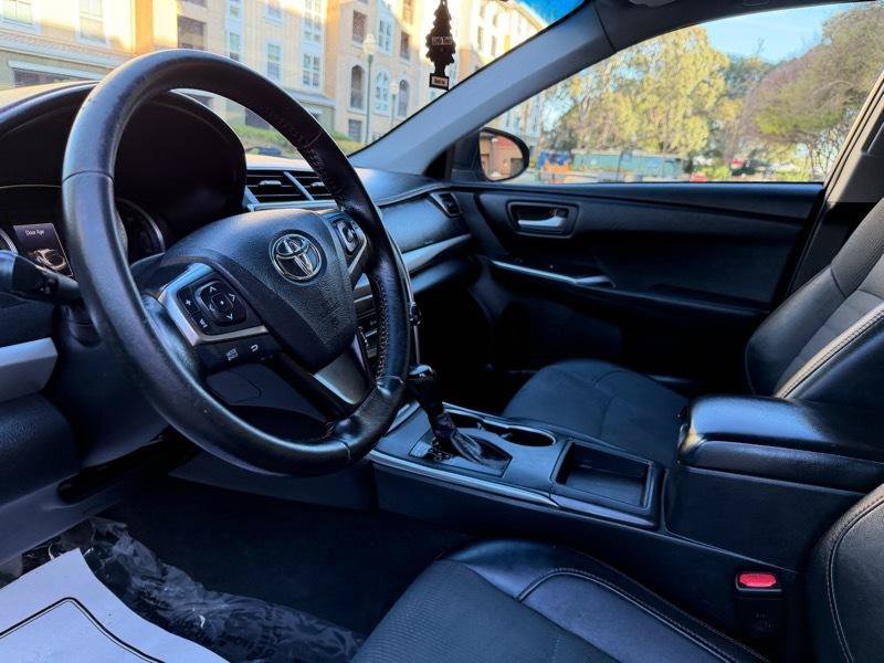 Used 2016 Toyota Camry SE FWD image 61