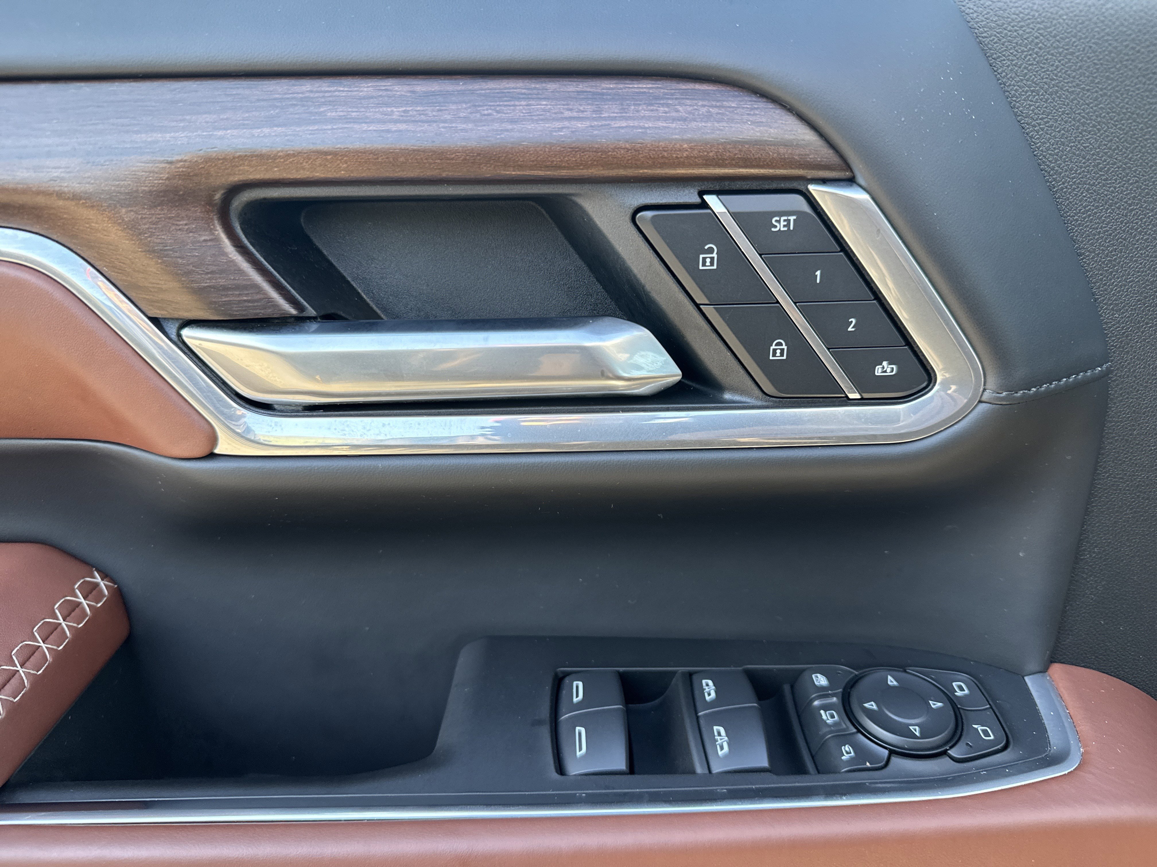 Used 2025 GMC Sierra 2500 Denali Ultimate image 15