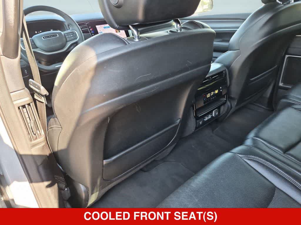 Used 2024 Jeep Wagoneer Series II w/ Flexible Seating Group AWD/4WD image 18