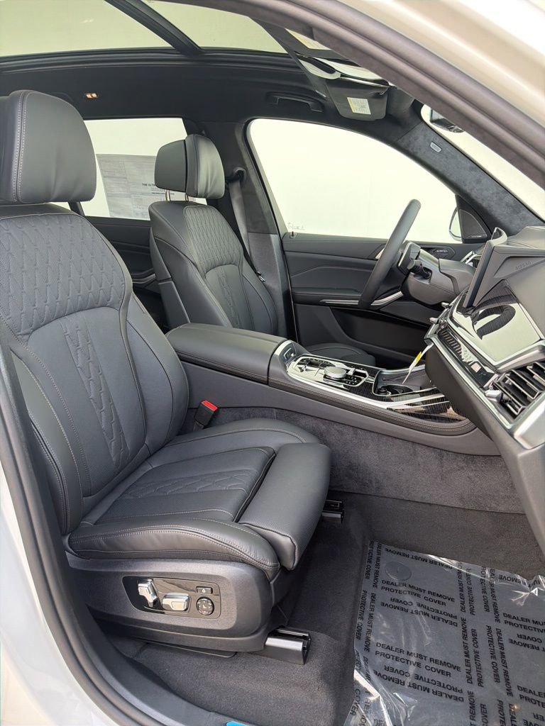 New 2026 BMW X7 M60i w/ Climate Comfort Package image 36