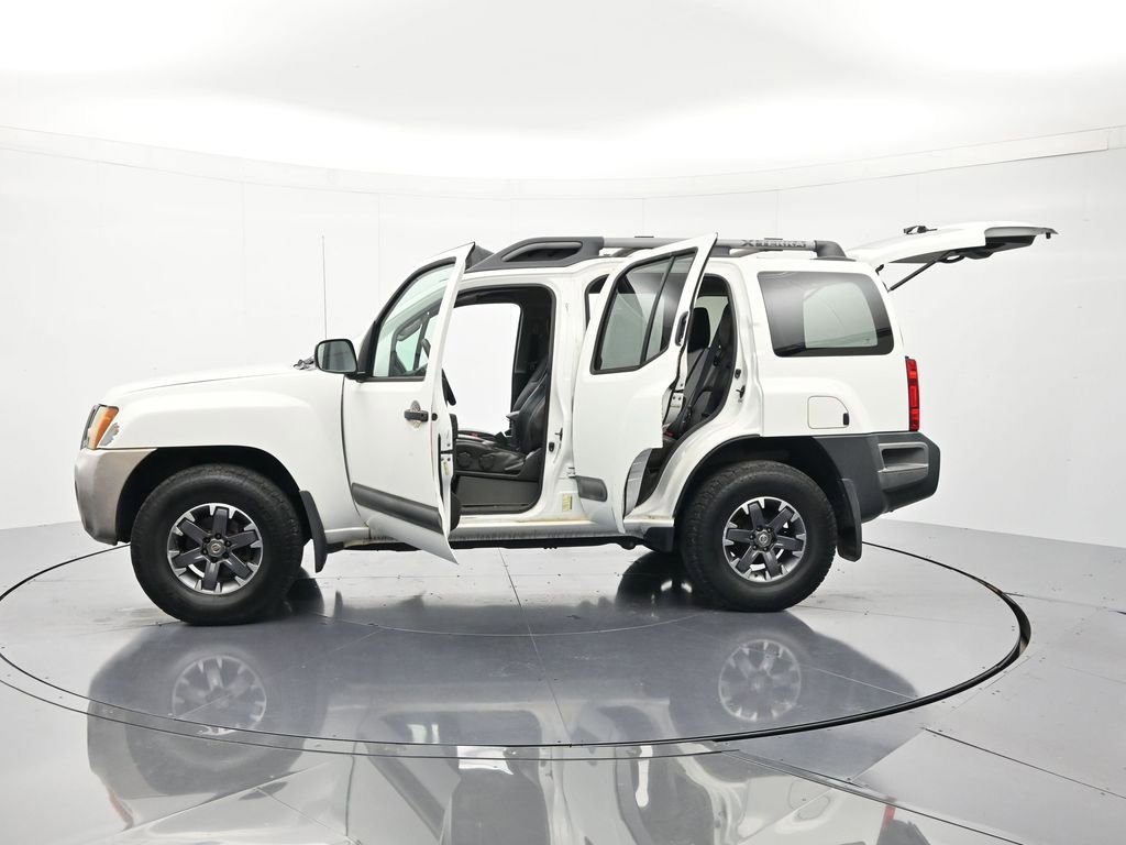 Used 2015 Nissan Xterra PRO-4X w/ Pro-4x Leather Package AWD/4WD image 46