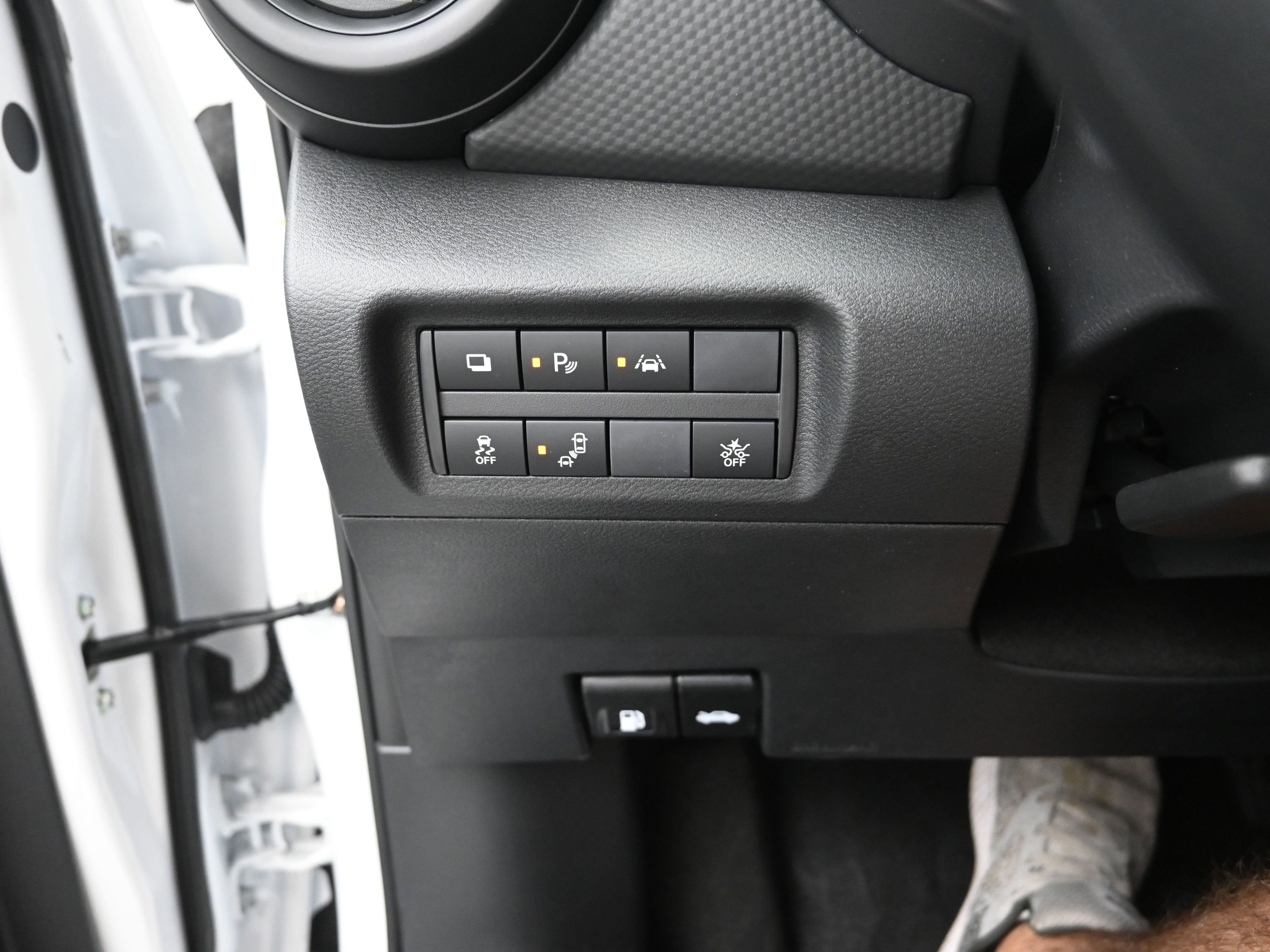 Certified 2025 Nissan Kicks Play S image 12