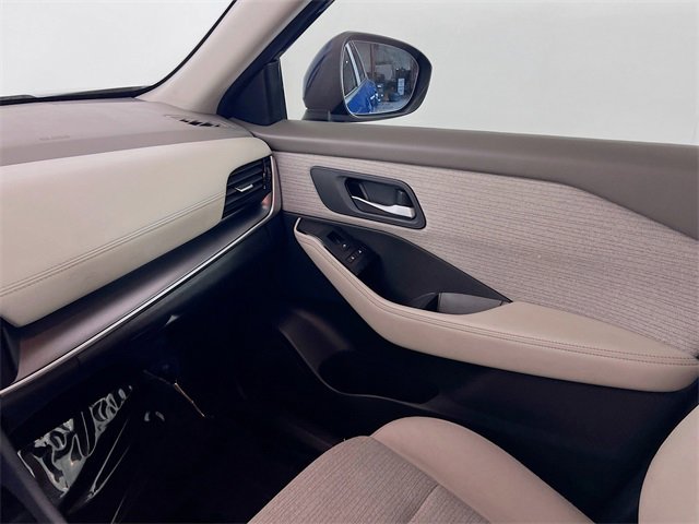 Used 2023 Nissan Rogue SV image 20