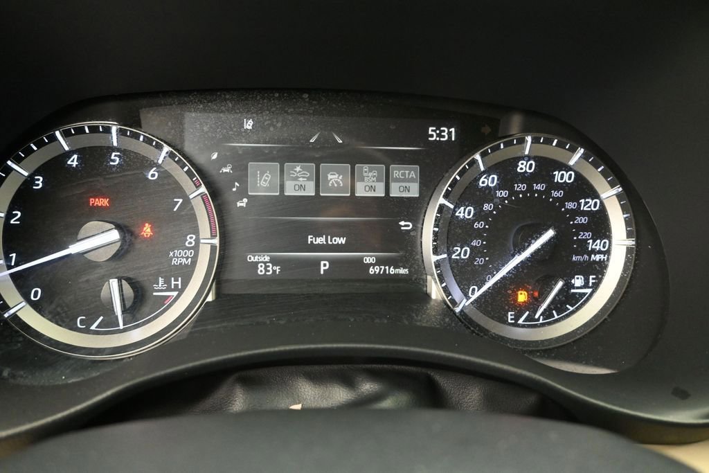 Used 2022 Toyota Highlander XLE FWD image 13