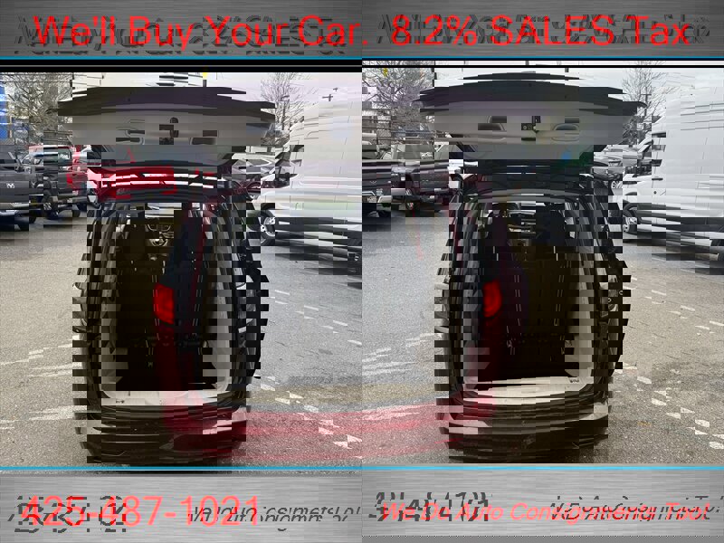 Used 2023 Chrysler Voyager LX image 11