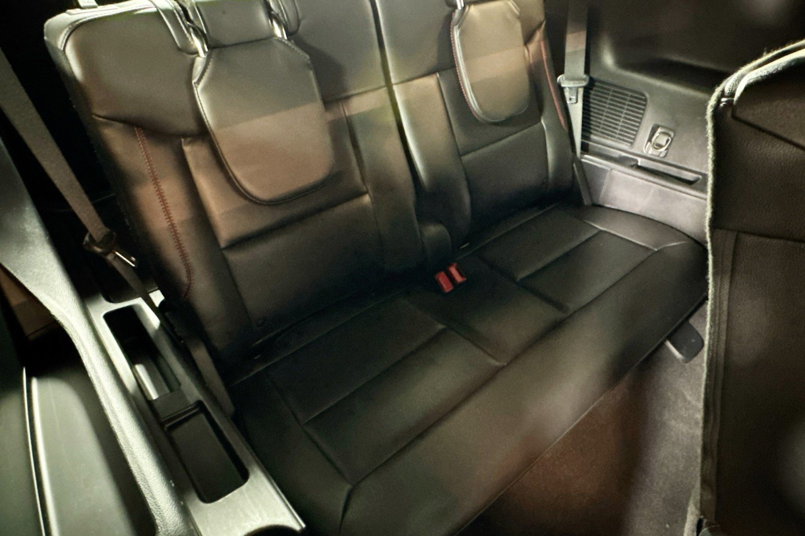 Used 2022 Ford Explorer ST-Line w/ Class IV Trailer Tow Package image 26