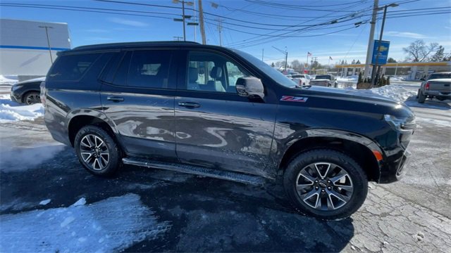 Used 2024 Chevrolet Tahoe Z71 w/ Luxury Package image 3