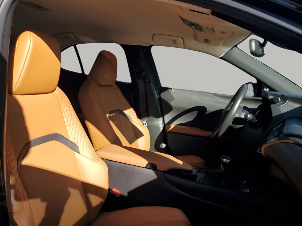 Used 2021 Lexus UX 250h 250h Base image 15