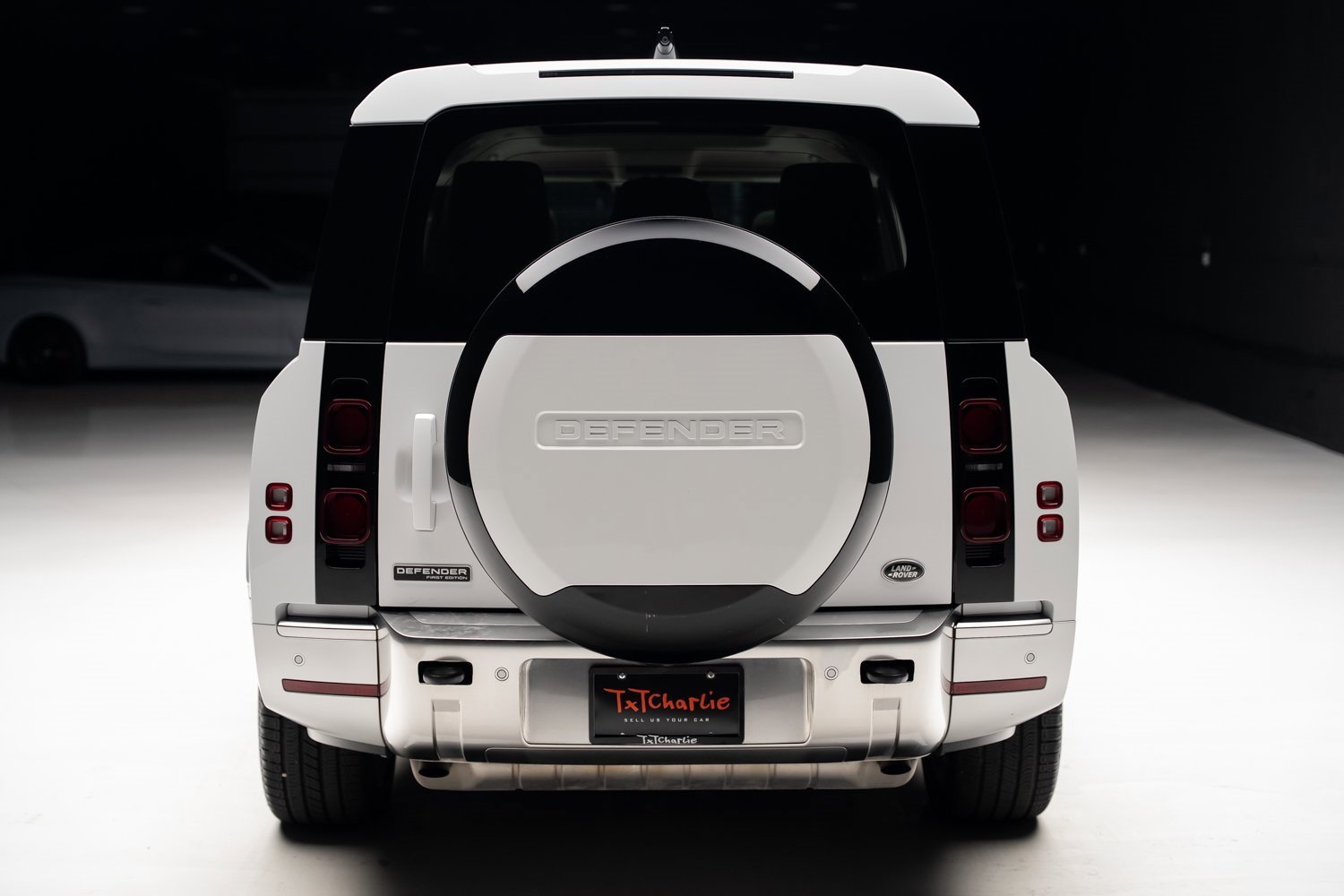 Used 2023 Land Rover Defender 130 First Edition image 27