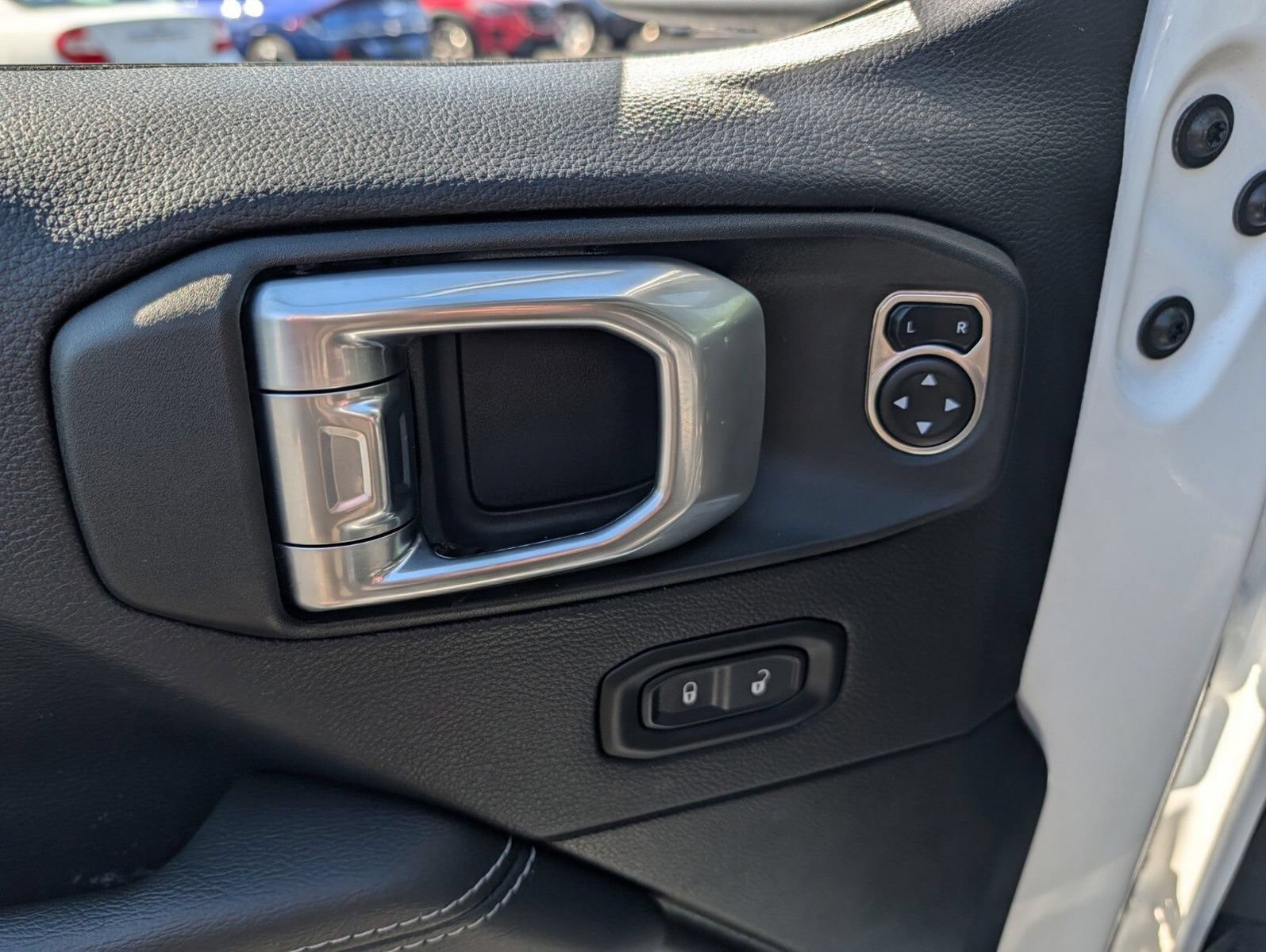 Used 2022 Jeep Wrangler Unlimited Sahara w/ Cold Weather Group AWD/4WD image 28