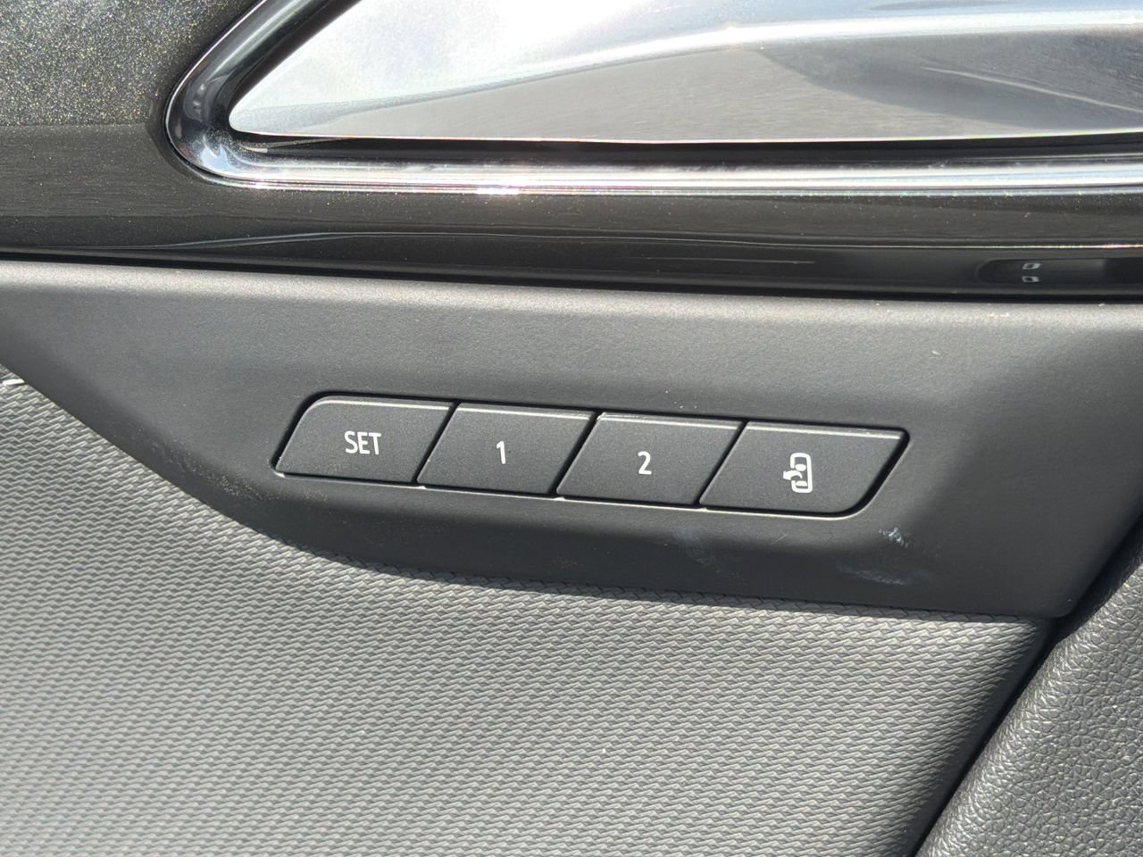 Used 2025 Buick Envision Preferred AWD/4WD image 16