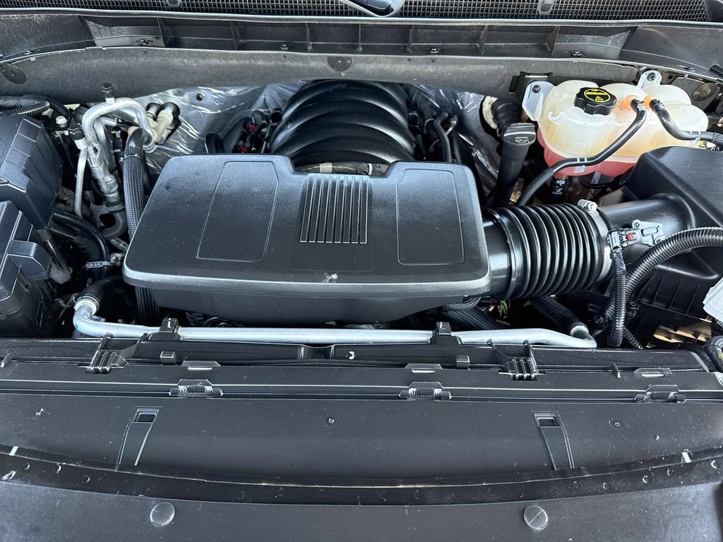 Used 2025 GMC Yukon AT4 w/ AT4 Premium Plus Package AWD/4WD image 27