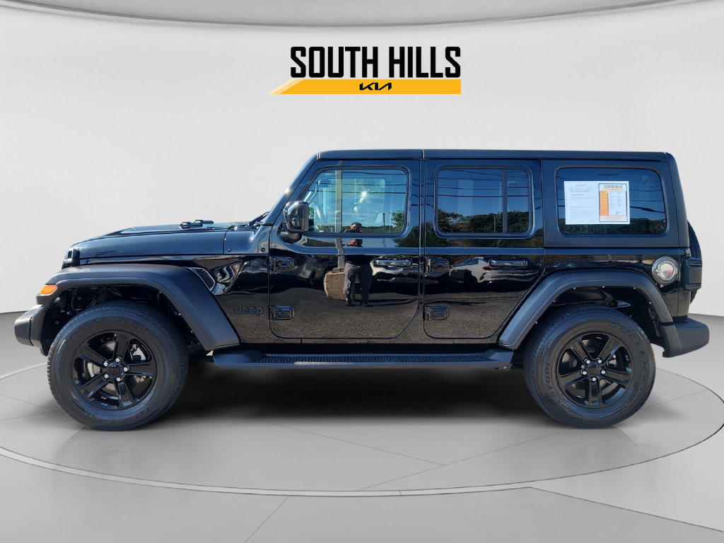 Used 2022 Jeep Wrangler Unlimited Sport AWD/4WD image 2