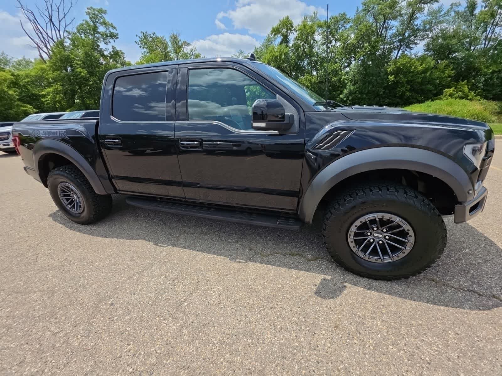 Used 2019 Ford F150 Raptor w/ Equipment Group 802A Luxury AWD/4WD image 6
