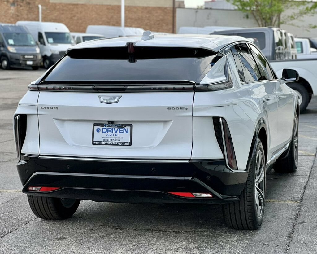 Used 2024 Cadillac Lyriq Luxury AWD/4WD image 37