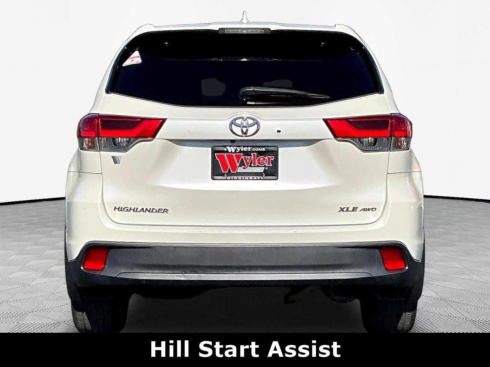 Used 2018 Toyota Highlander XLE AWD/4WD image 5