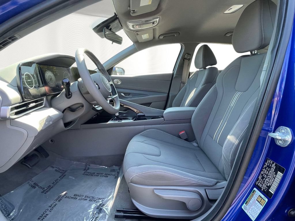 Used 2023 Hyundai Elantra SEL w/ Convenience Package FWD image 14