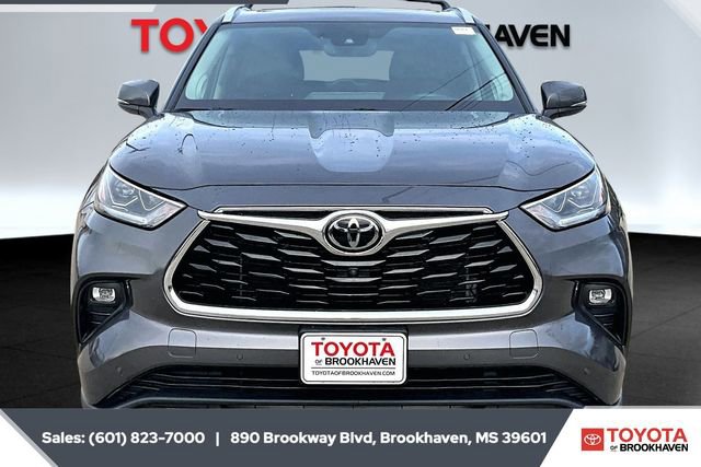 Used 2022 Toyota Highlander Platinum image 3