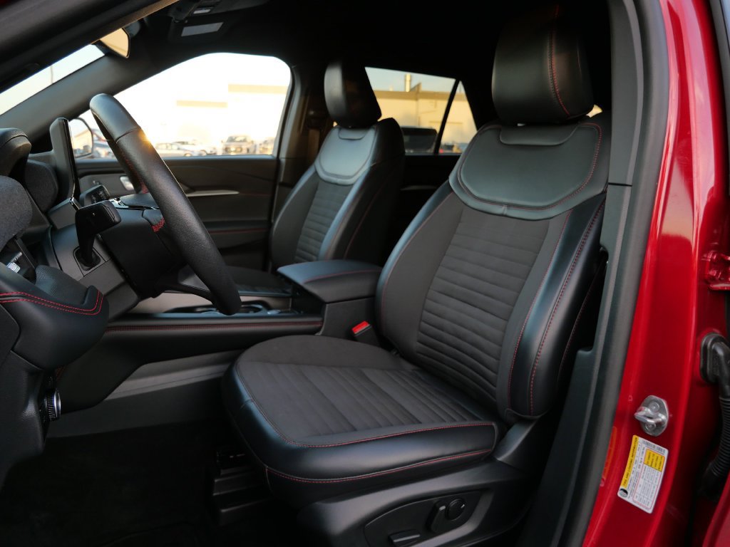 Certified 2025 Ford Explorer ST-Line AWD/4WD image 11