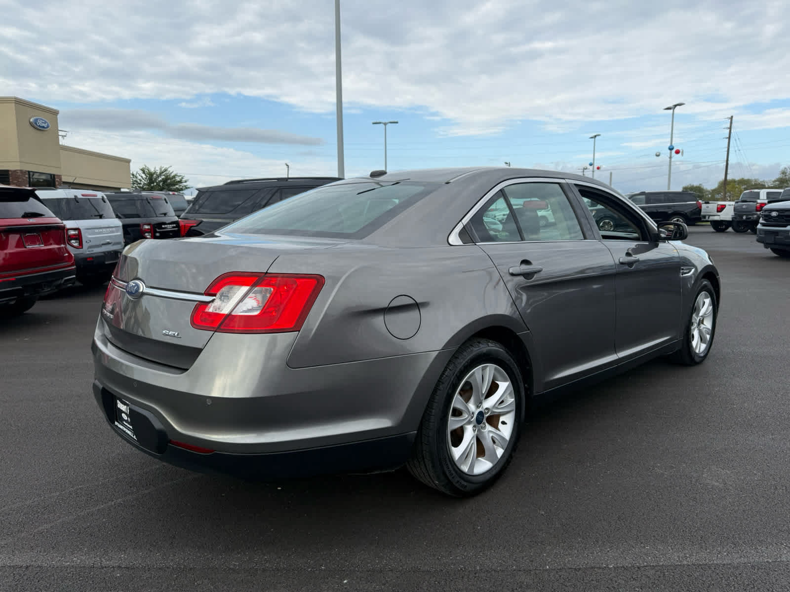 Used 2012 Ford Taurus SEL FWD image 17